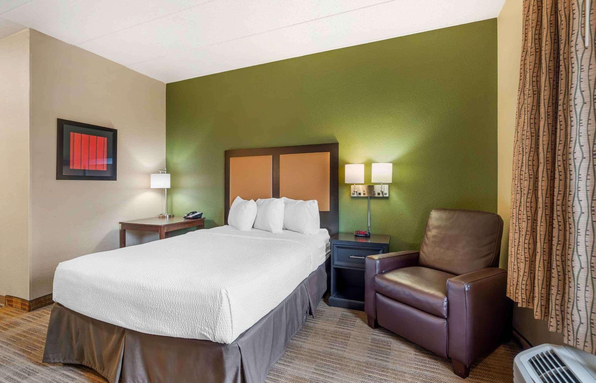 Extended Stay America Select Suites - Chicago - Lisle Exterior photo